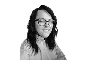 Porträttbild av Edina Bujor