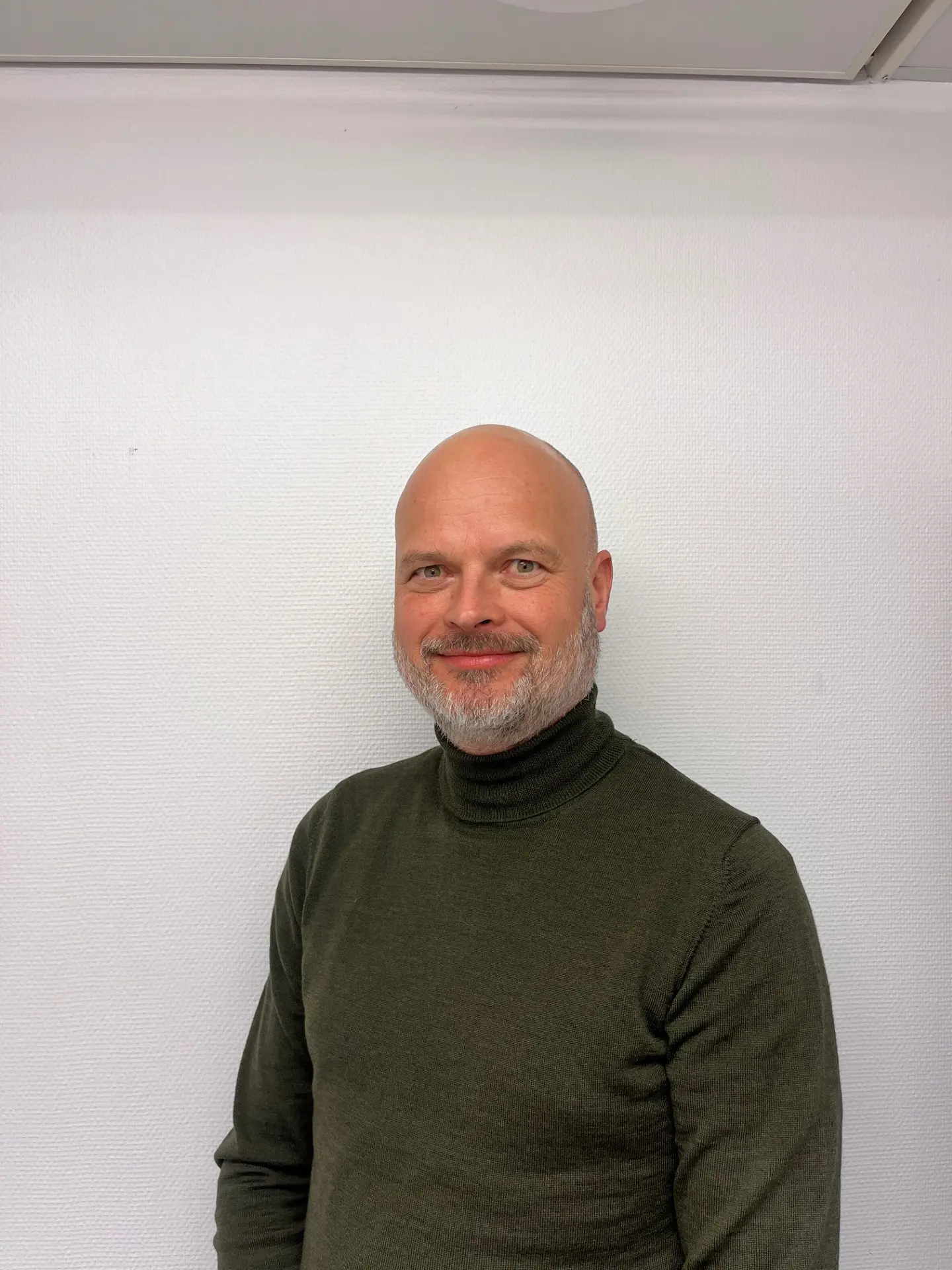 Porträttbild på Jonas Johansson.