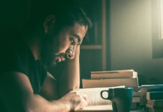 5 tips för att navigera dig genom kurslitteratur-djungeln